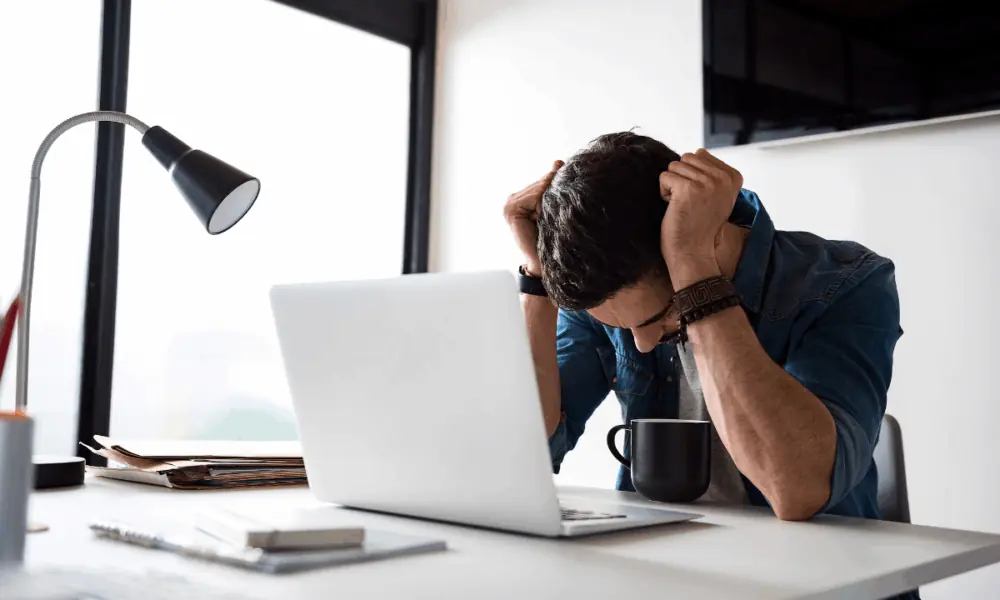Saúde mental no trabalho é lei: o que sua empresa precisa fazer agora